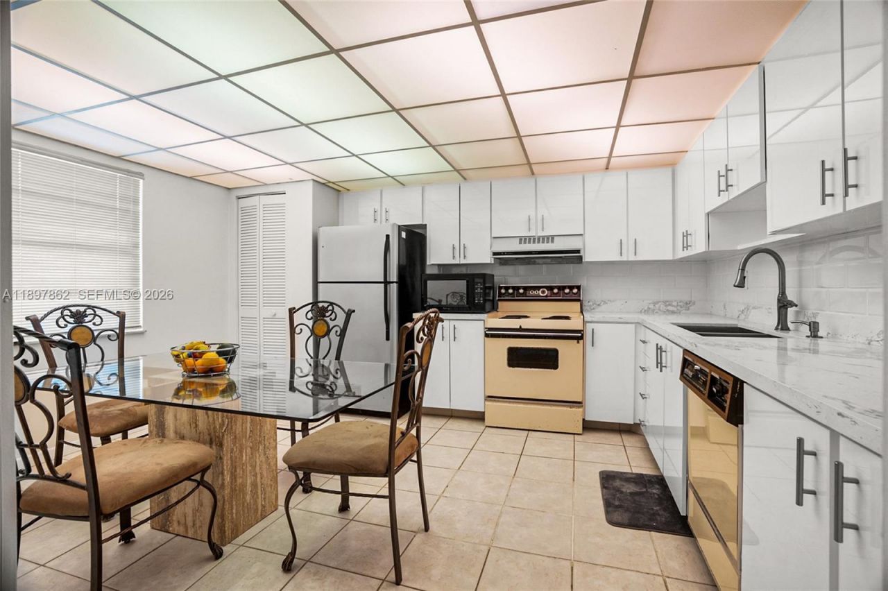 3940 Inverrary Blvd, Unit 304-A, Lauderhill, FL 33319 Photo