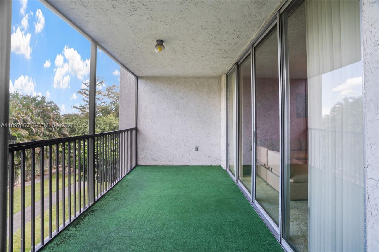 3940 Inverrary Blvd, Unit 304-A, Lauderhill, FL 33319 Photo