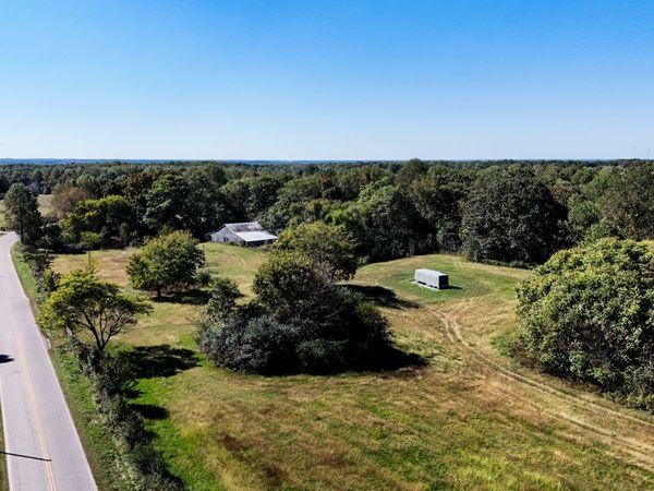 9062 Dry Creek Rd, Mount Pleasant, TN 38474