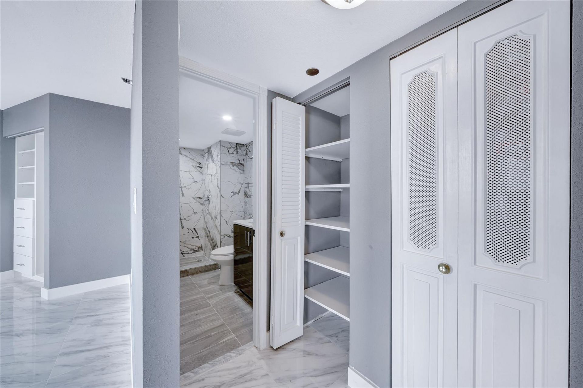 1100 Saint Charles Place, Unit 708, Pembroke Pines, FL 33026 Photo