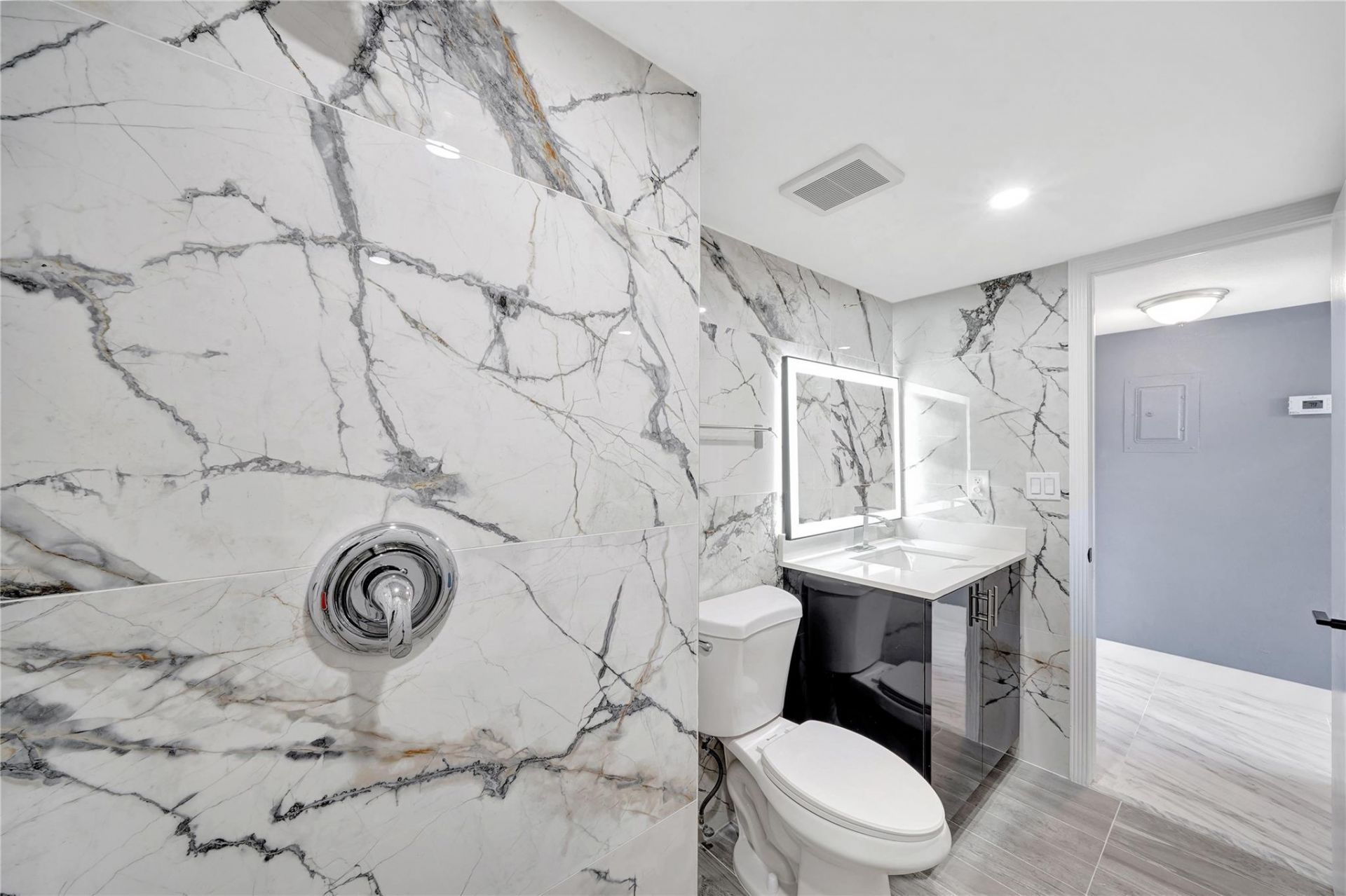 1100 Saint Charles Place, Unit 708, Pembroke Pines, FL 33026 Photo