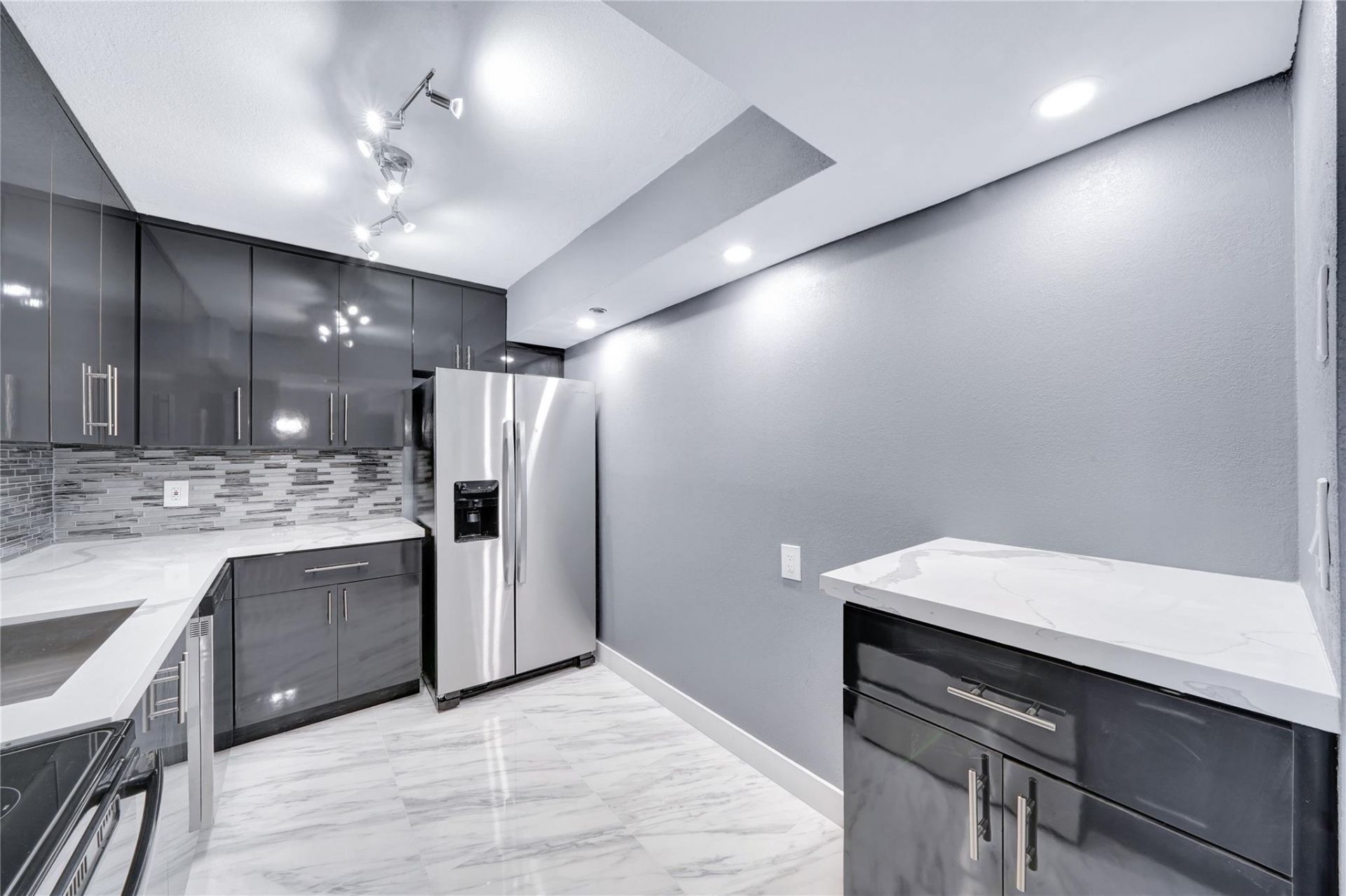 1100 Saint Charles Place, Unit 708, Pembroke Pines, FL 33026 Photo