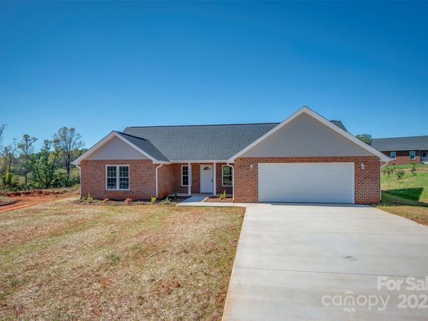 180 Central Park Circle , Spindale, NC 28160