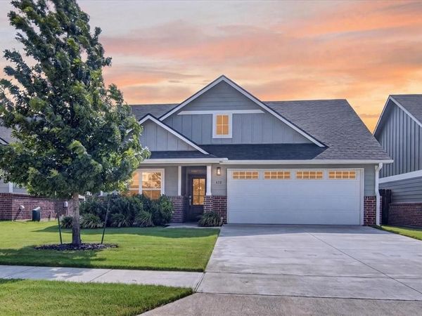 422 Travis Drive, McGregor, TX 76657
