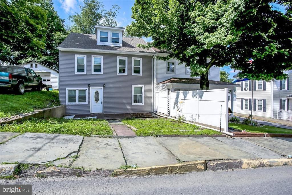 829-831 W PINE STREET, COAL TOWNSHIP, PA 17866