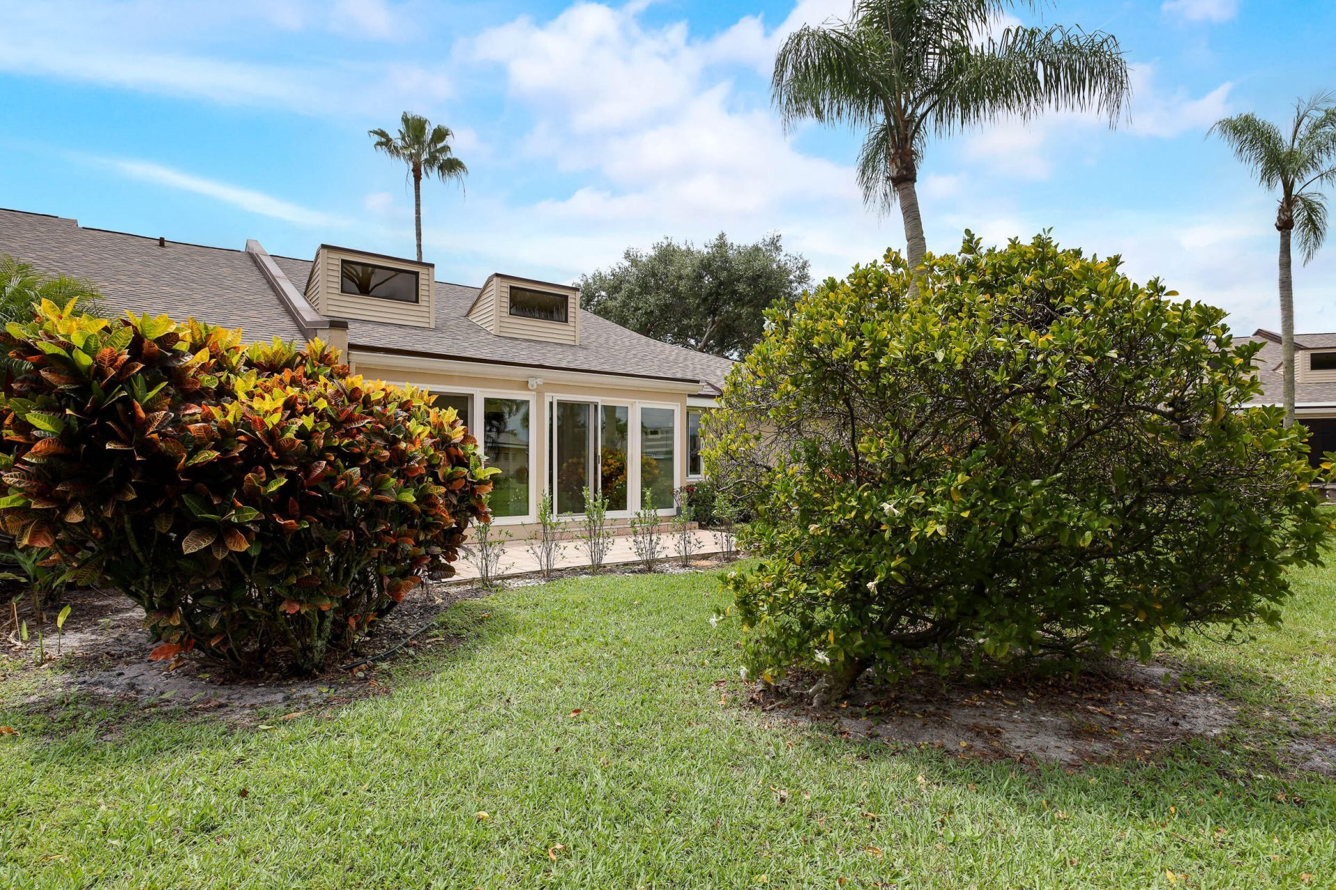 6827 Fountains Circle, Lake Worth, FL 33467 Photo