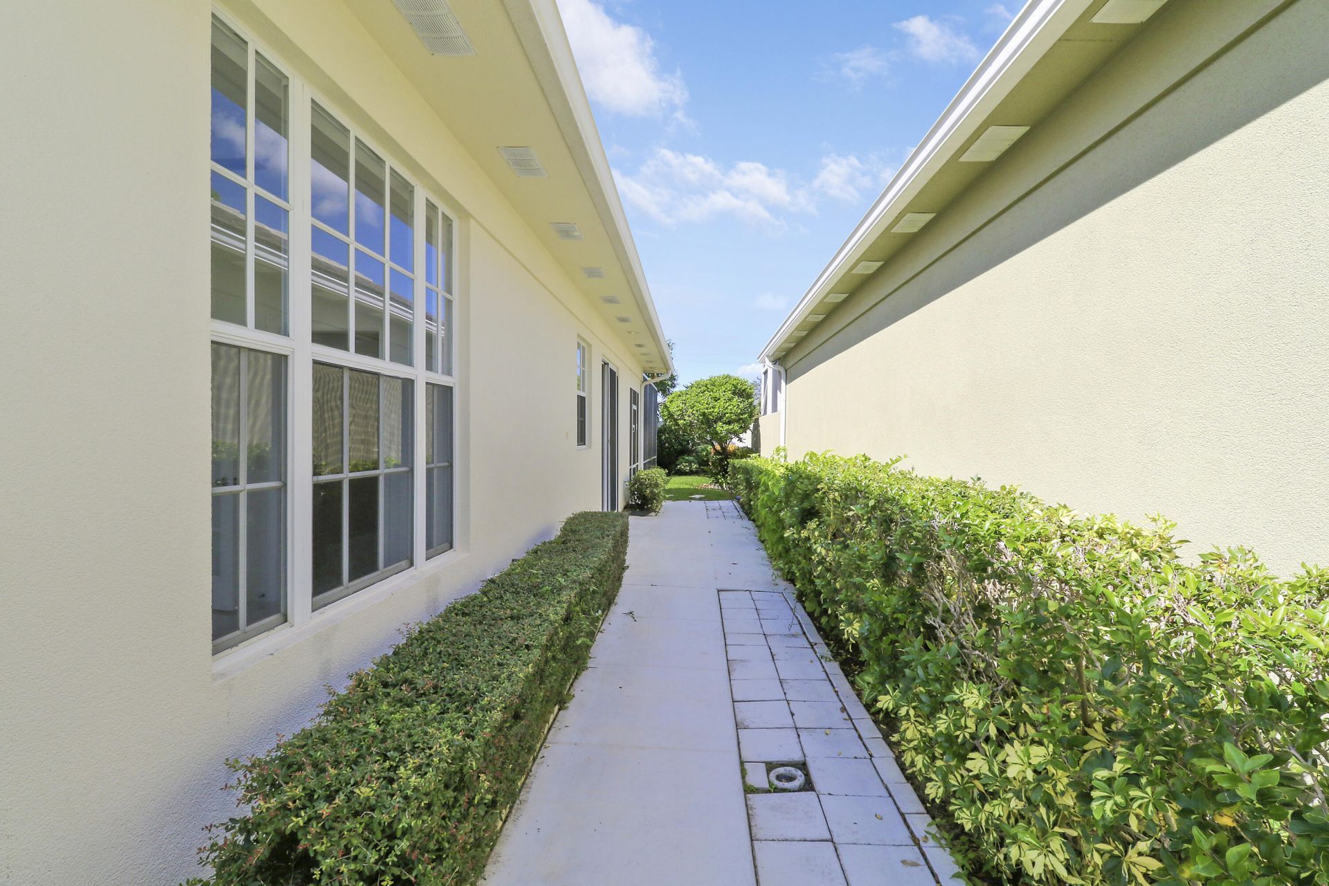 220 NW Bentley Circle, Port Saint Lucie, FL 34986 Photo