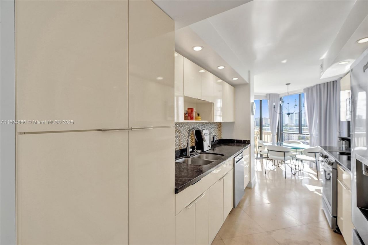 1000 E Island Blvd, Unit 1403, Aventura, FL 33160 Photo
