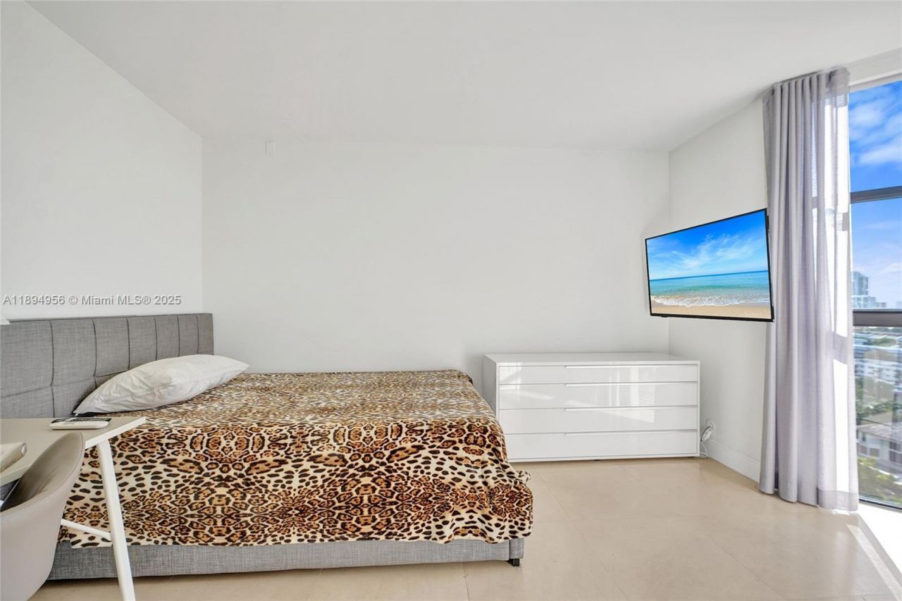 1000 E Island Blvd, Unit 1403, Aventura, FL 33160 Photo