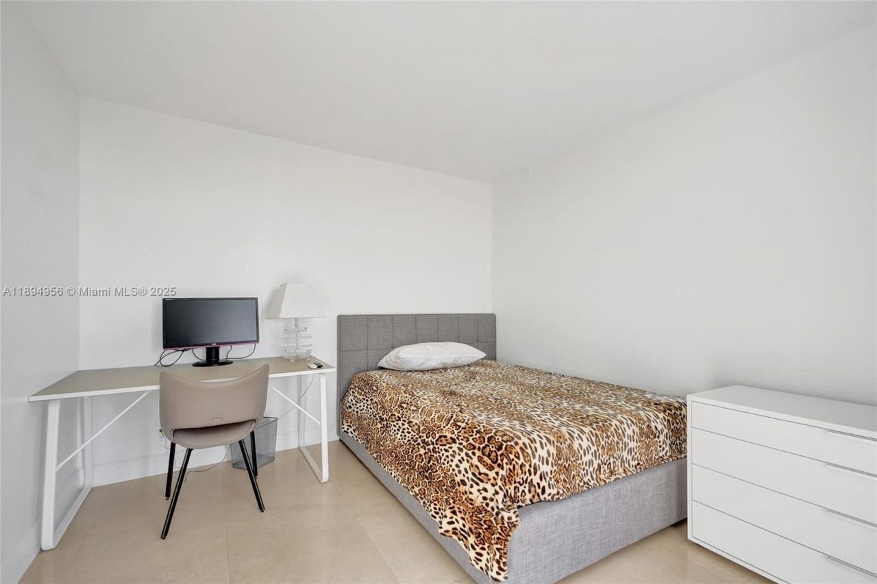 1000 E Island Blvd, Unit 1403, Aventura, FL 33160 Photo