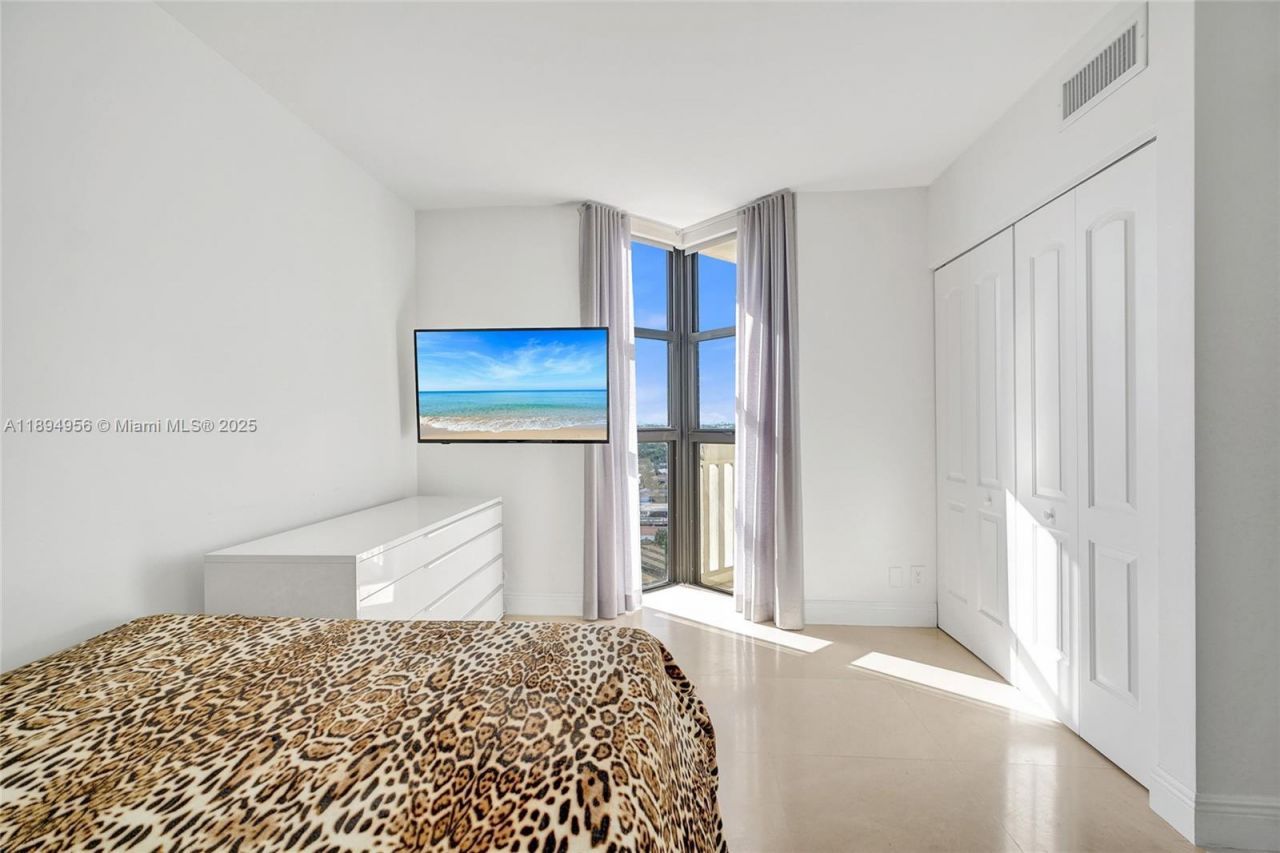 1000 E Island Blvd, Unit 1403, Aventura, FL 33160 Photo