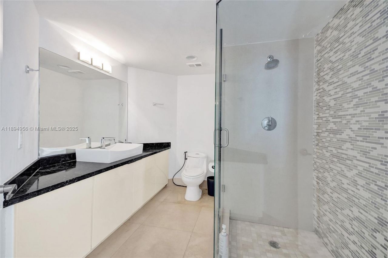 1000 E Island Blvd, Unit 1403, Aventura, FL 33160 Photo