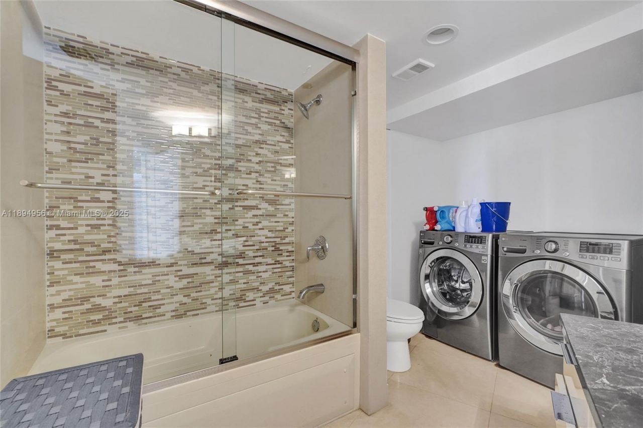 1000 E Island Blvd, Unit 1403, Aventura, FL 33160 Photo