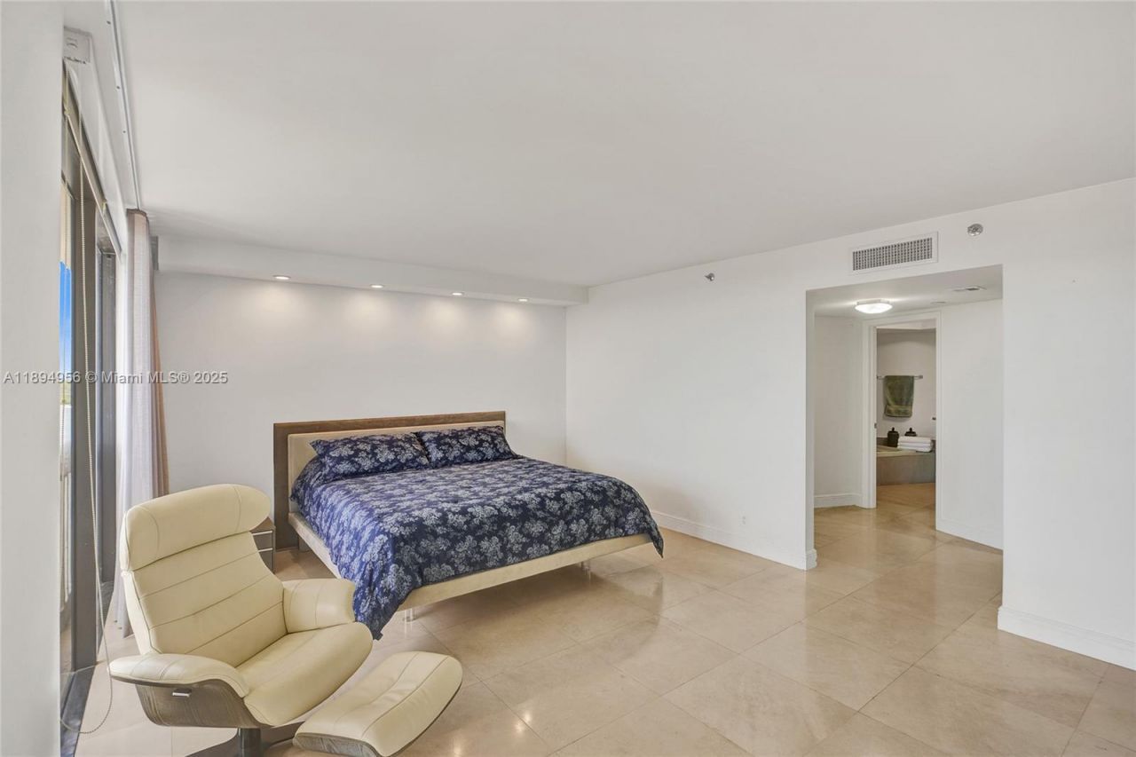 1000 E Island Blvd, Unit 1403, Aventura, FL 33160 Photo