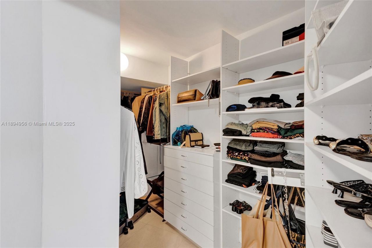 1000 E Island Blvd, Unit 1403, Aventura, FL 33160 Photo
