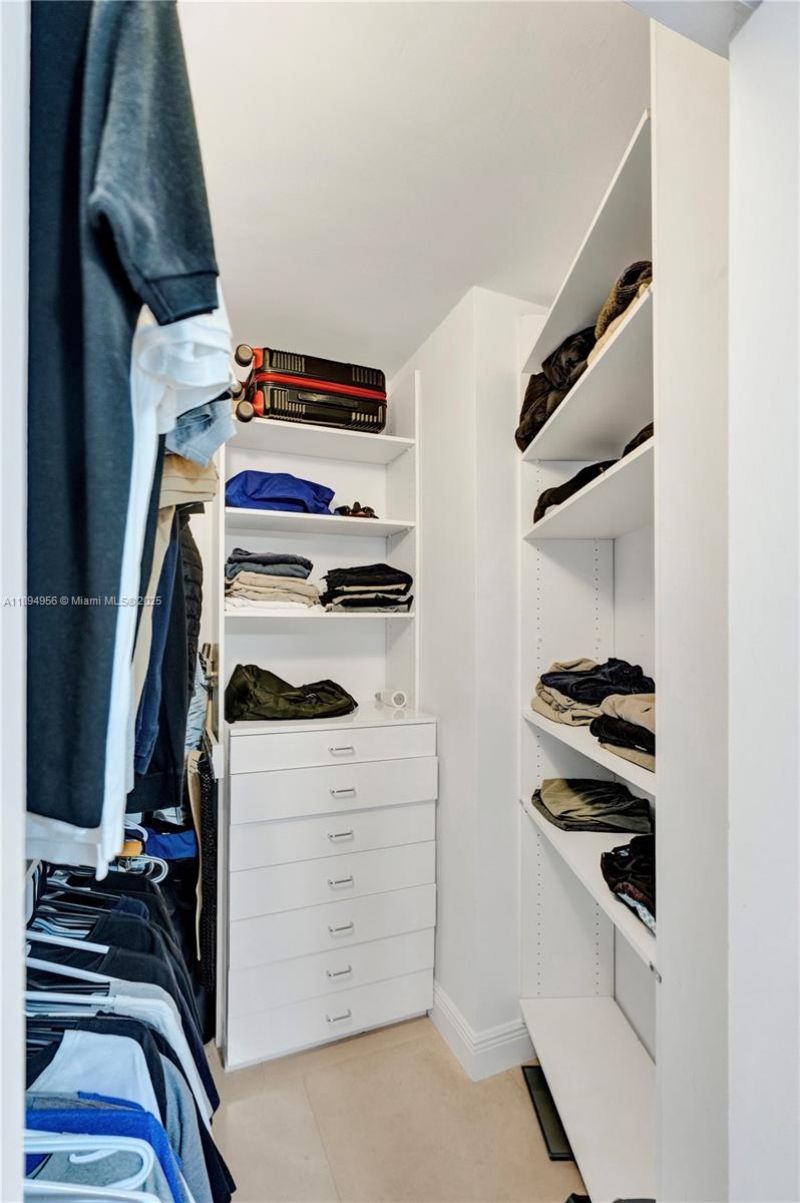 1000 E Island Blvd, Unit 1403, Aventura, FL 33160 Photo