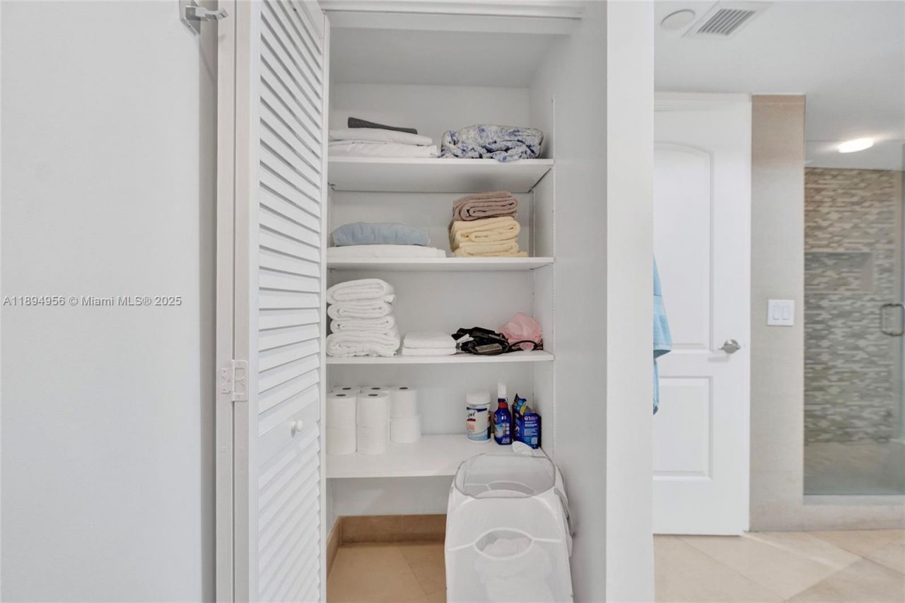 1000 E Island Blvd, Unit 1403, Aventura, FL 33160 Photo