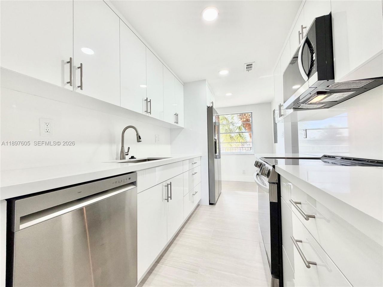 3361 NW 47th Ter, Unit 329, Lauderdale Lakes, FL 33319 Photo