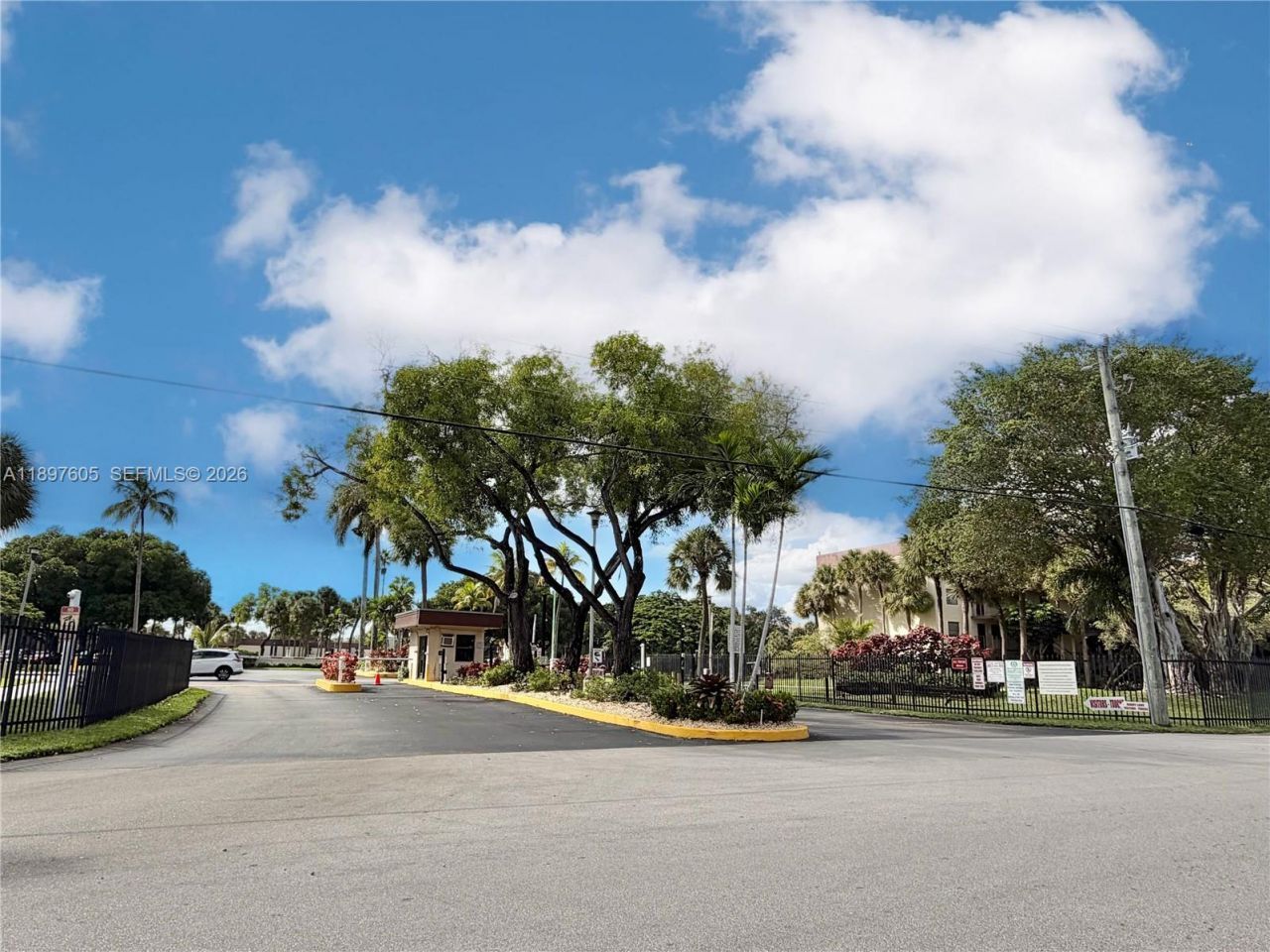 3361 NW 47th Ter, Unit 329, Lauderdale Lakes, FL 33319 Photo