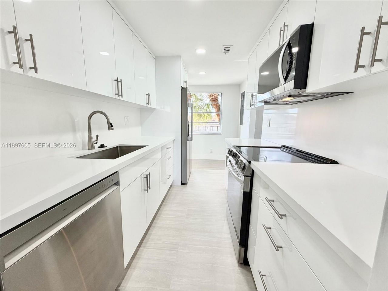 3361 NW 47th Ter, Unit 329, Lauderdale Lakes, FL 33319 Photo