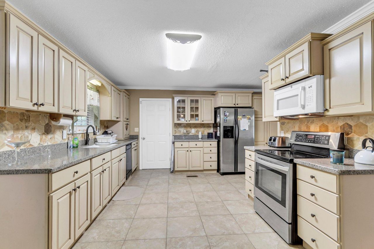 361 Kelly Bay Road Photo 12