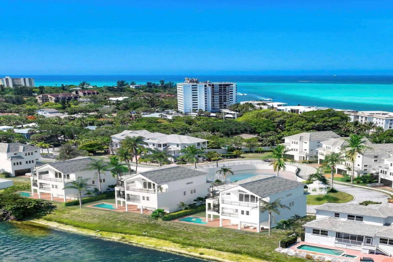 6913 Bochi Circle, Sarasota, FL 34242 Photo