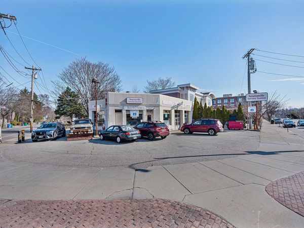 911 Washington St, Newton, MA 02460