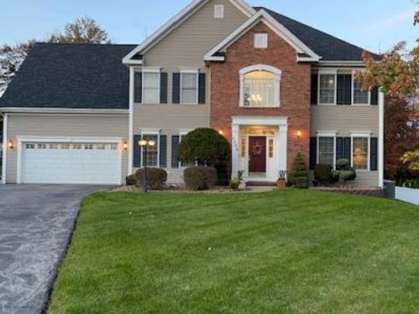 2066 Orchard Park Drive, Niskayuna, NY 12309