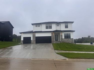 17163 Abigail Street, Bennington, NE 68007