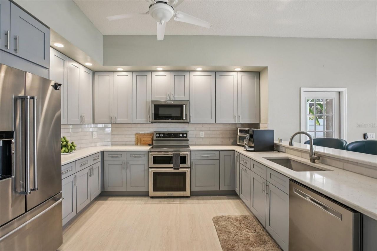 2903 Mossy Timber Trail, Valrico, FL 33596 Photo