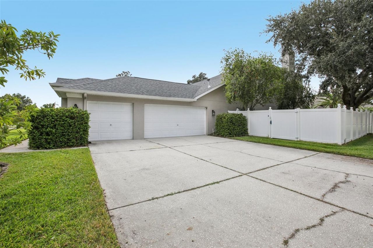 2903 Mossy Timber Trail, Valrico, FL 33596 Photo