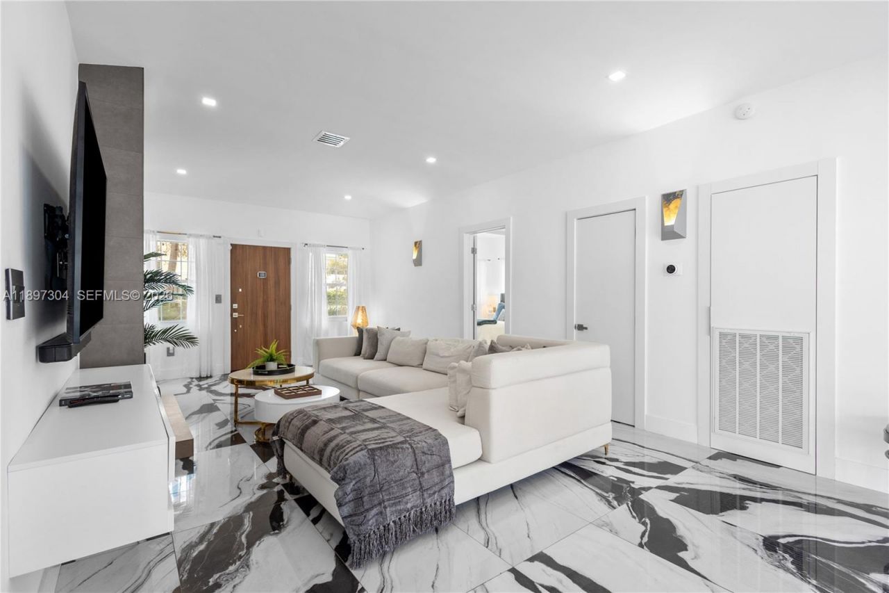 1544 Michigan Ave, Miami Beach, FL 33139 Photo