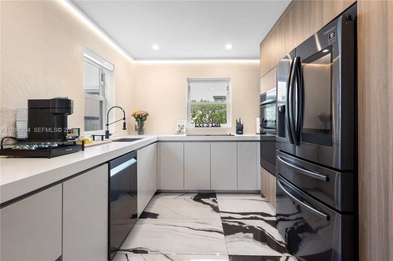 1544 Michigan Ave, Miami Beach, FL 33139 Photo