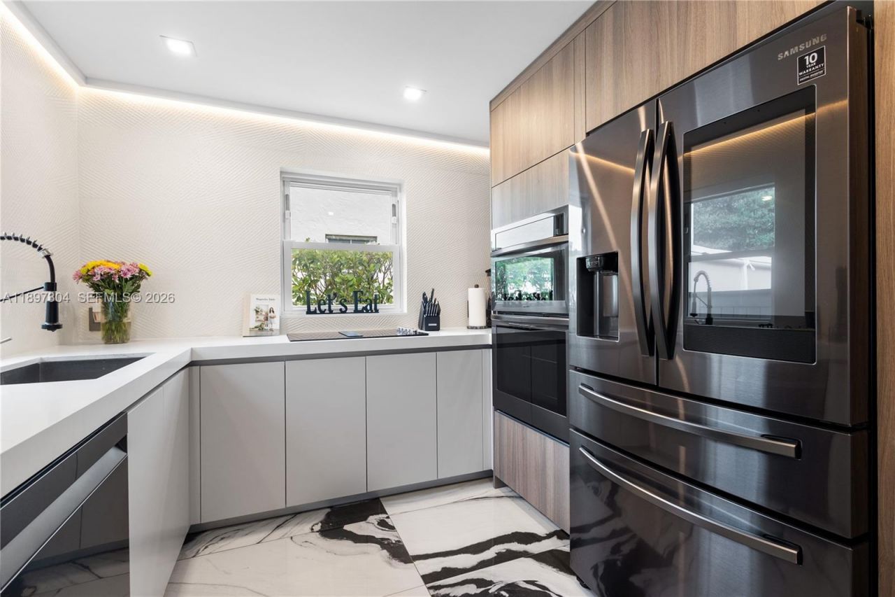 1544 Michigan Ave, Miami Beach, FL 33139 Photo