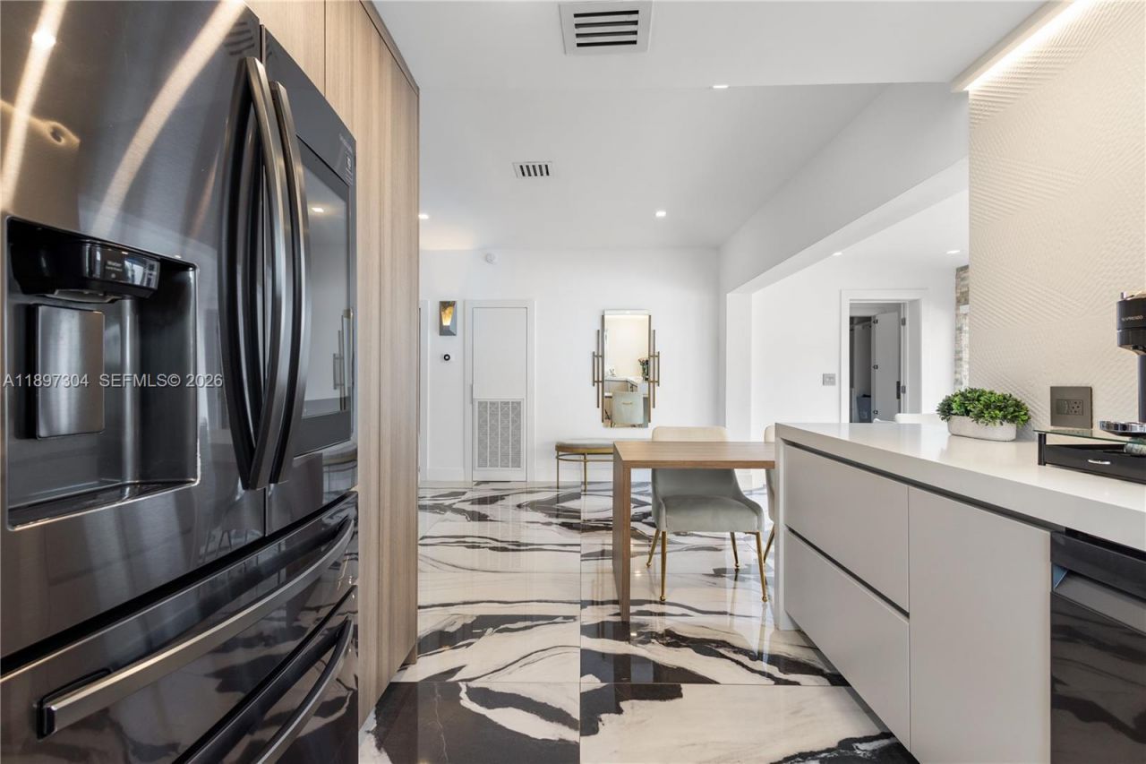 1544 Michigan Ave, Miami Beach, FL 33139 Photo