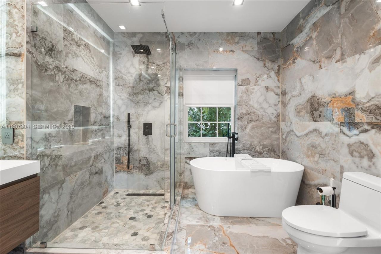 1544 Michigan Ave, Miami Beach, FL 33139 Photo