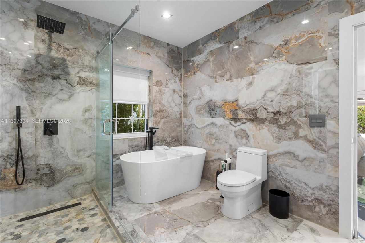 1544 Michigan Ave, Miami Beach, FL 33139 Photo