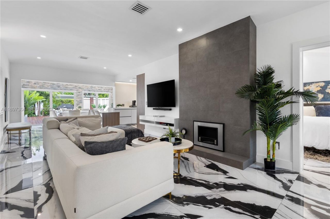 1544 Michigan Ave, Miami Beach, FL 33139 Photo