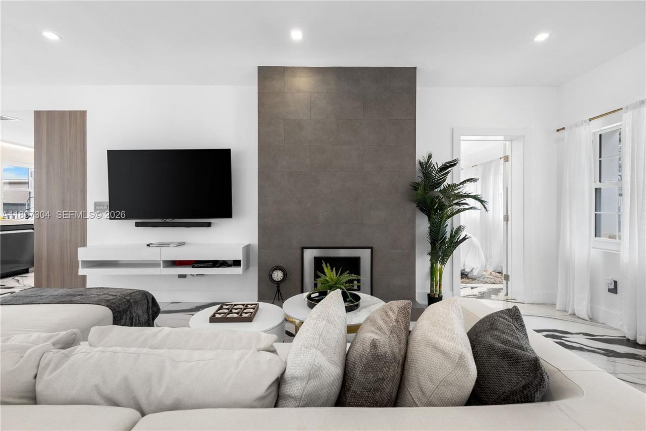 1544 Michigan Ave, Miami Beach, FL 33139 Photo