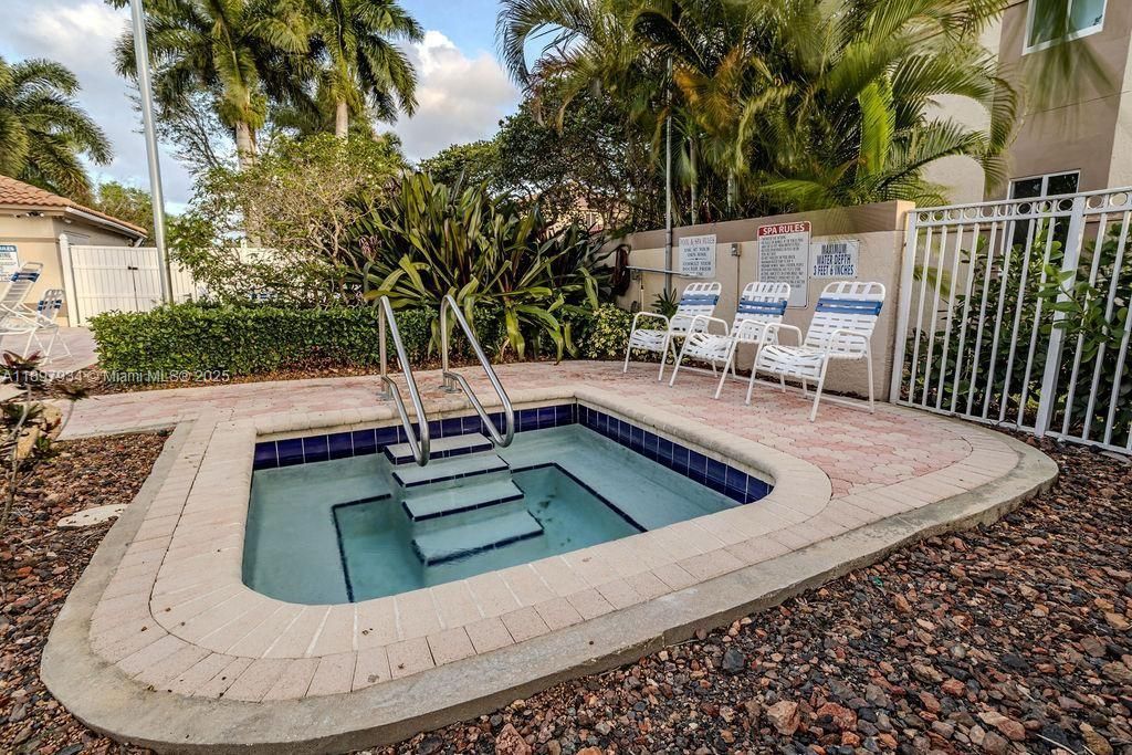 6500 Via Regina, Unit 8, Boca Raton, FL 33433 Photo