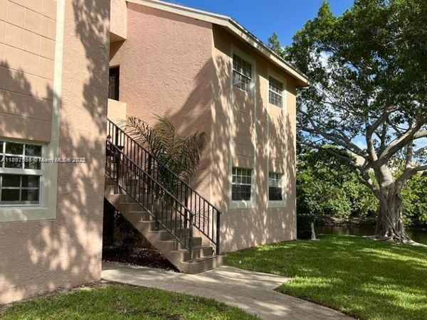 620 Cypress Club Way, Unit I13, Deerfield Beach, FL 33064