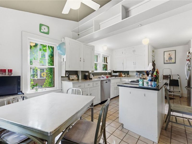 557 Letchworth Drive, Akron, OH 44303 Photo 10