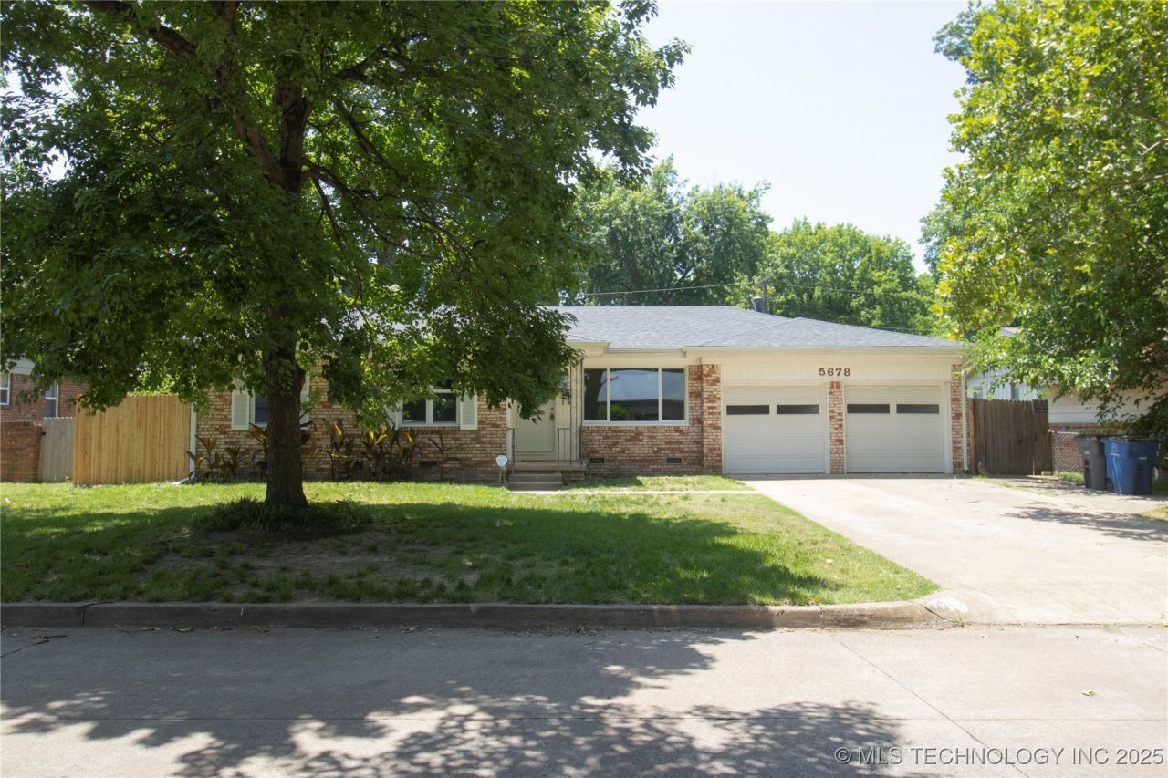 5678 S Yorktown Place, Tulsa, OK 74105 Main Photo