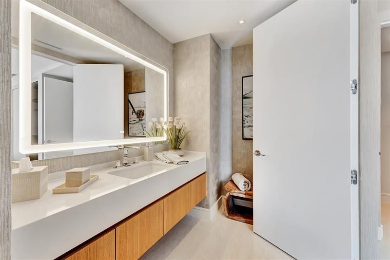 2241 SE 17th Street, Unit PH2, Fort Lauderdale, FL 33316 Photo