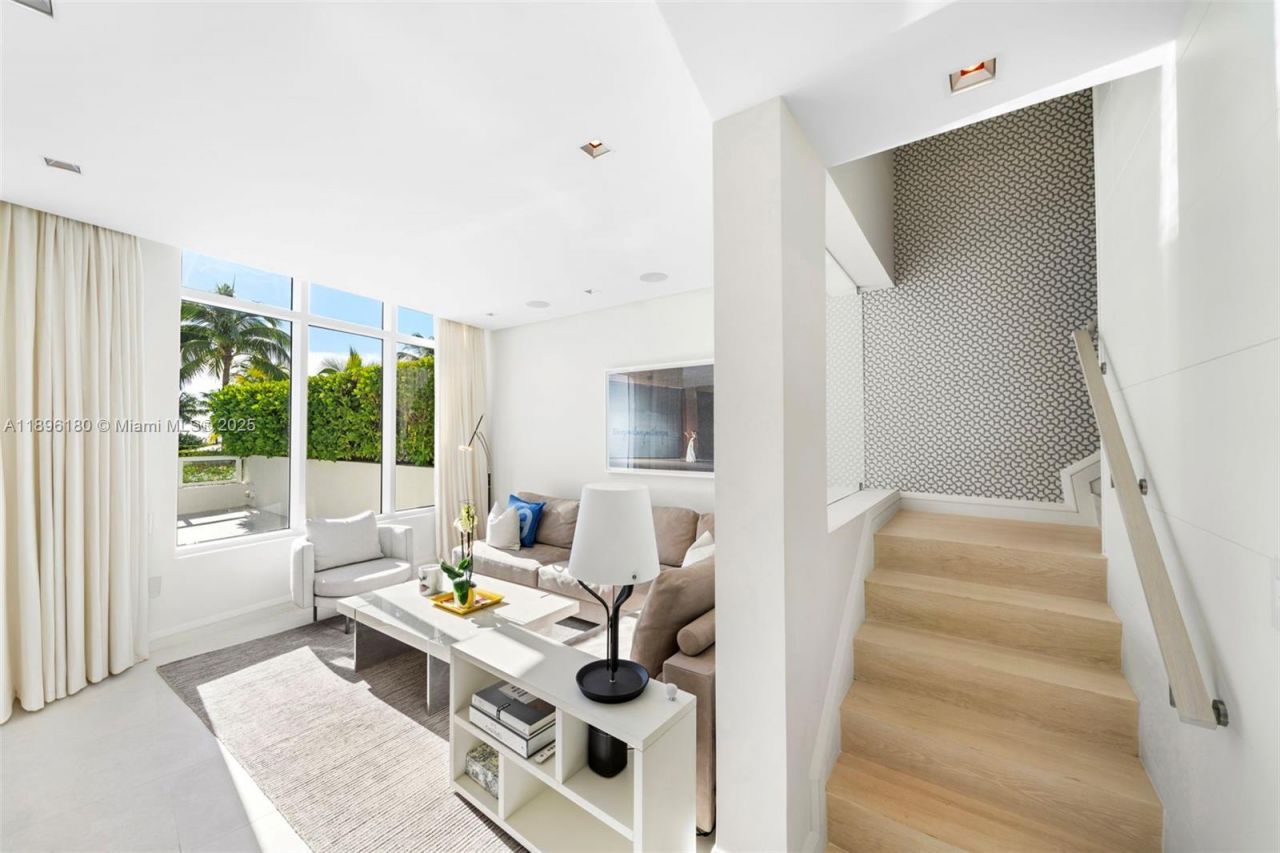 50 S Pointe Dr, Unit TWN7, Miami Beach, FL 33139 Photo