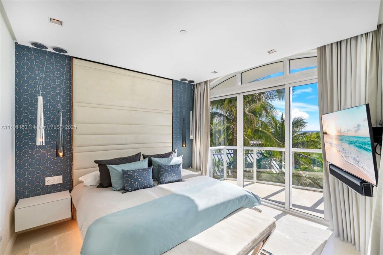 50 S Pointe Dr, Unit TWN7, Miami Beach, FL 33139 Photo