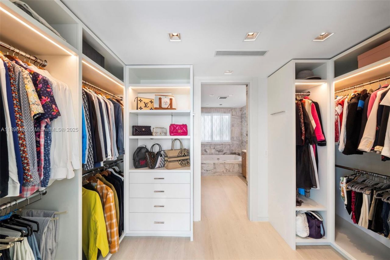 50 S Pointe Dr, Unit TWN7, Miami Beach, FL 33139 Photo