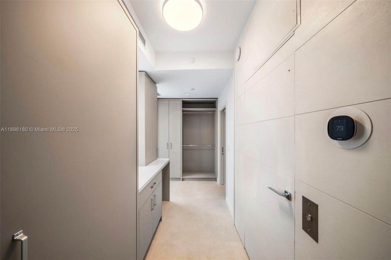 50 S Pointe Dr, Unit TWN7, Miami Beach, FL 33139 Photo