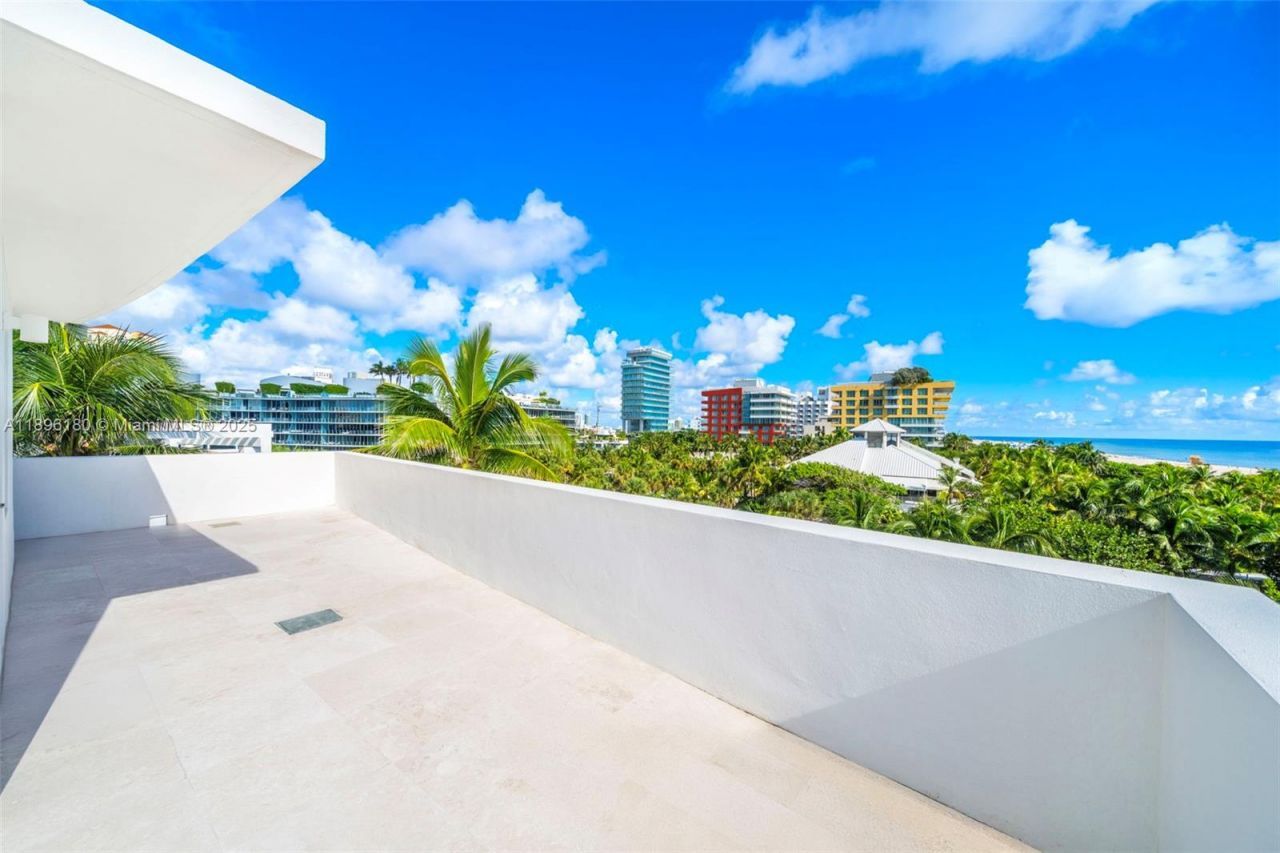 50 S Pointe Dr, Unit TWN7, Miami Beach, FL 33139 Photo