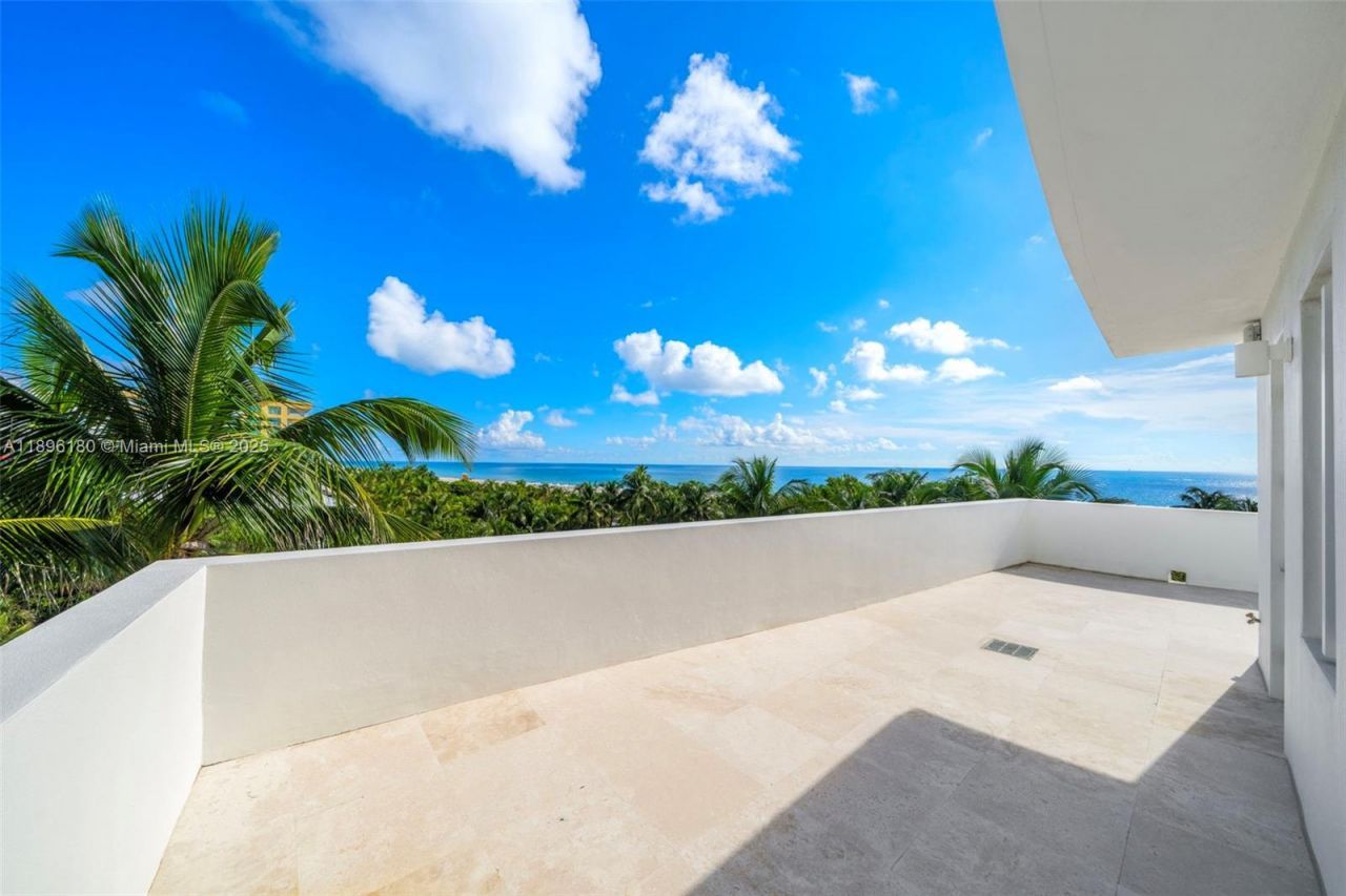 50 S Pointe Dr, Unit TWN7, Miami Beach, FL 33139 Photo